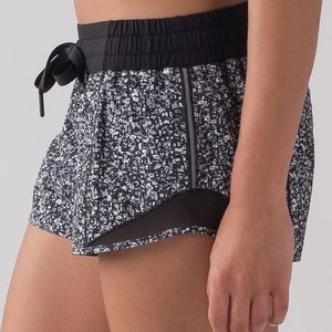 Lululemon Hotty Hot Shorts, Size 8, 4 inch inseam